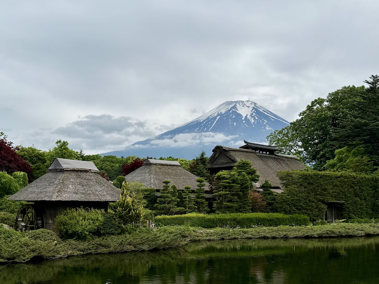 Oshine Hakkai with Mount Fuji