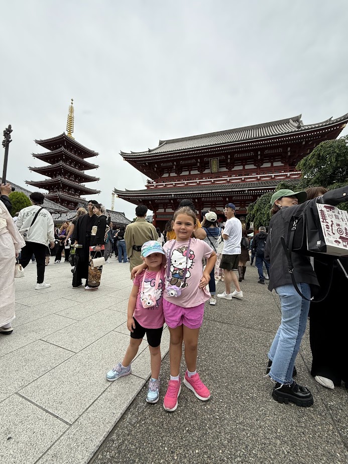 Kids in front of Senso-Ji Temple