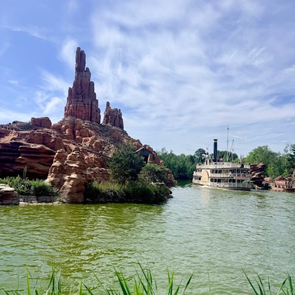 En Jouant à Disneyland&nbsp;Paris